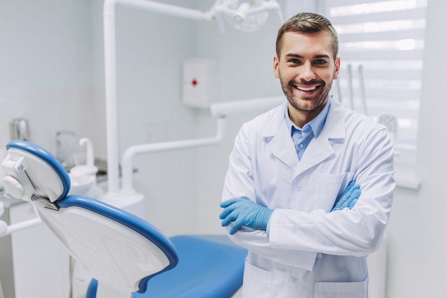 The Dentist’s Guide to a Basic Teeth Cleaning